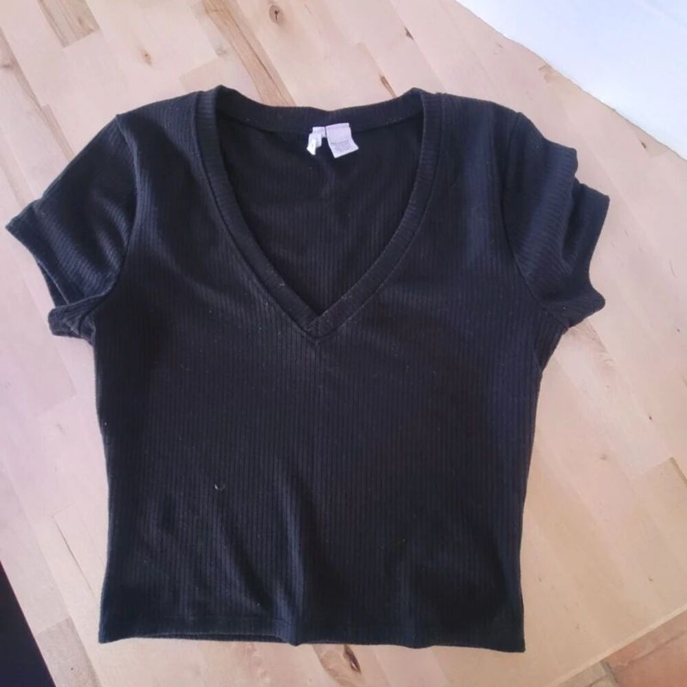 Tilly's Womens Crop Top Sz Medium V-Neck Black Festival Preppy